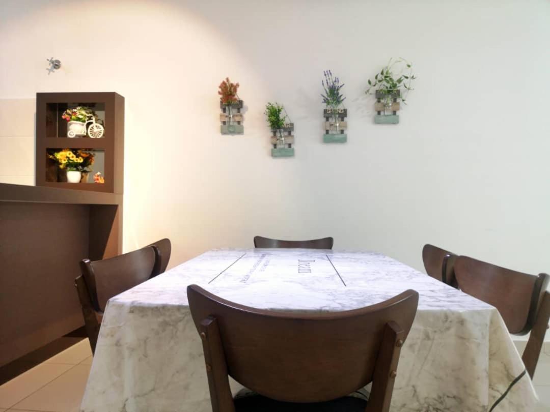 Holiday Homestay Seremban Zewnętrze zdjęcie